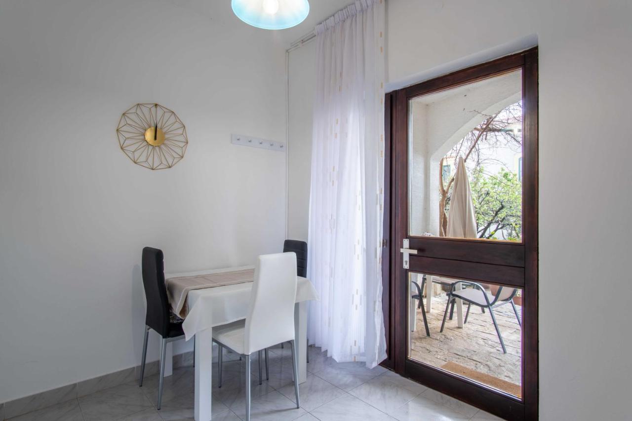 Ostaric Apartment Mandre Exterior foto